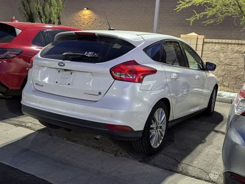 Used 2017 Ford Focus Titanium FWD image 4