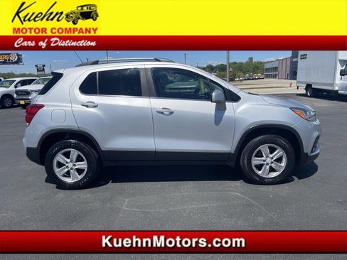 Used 2017 Chevrolet Trax LT AWD/4WD image 1