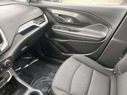 Used 2023 GMC Terrain SLE w/ Driver Convenience Package image 31