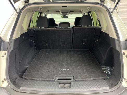 Used 2023 Nissan Rogue SV FWD image 23