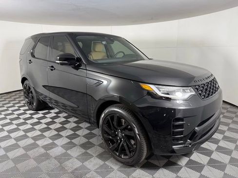 Certified 2025 Land Rover Discovery Dynamic SE image 9