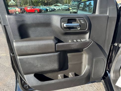Used 2023 Chevrolet Silverado 1500 Custom image 12