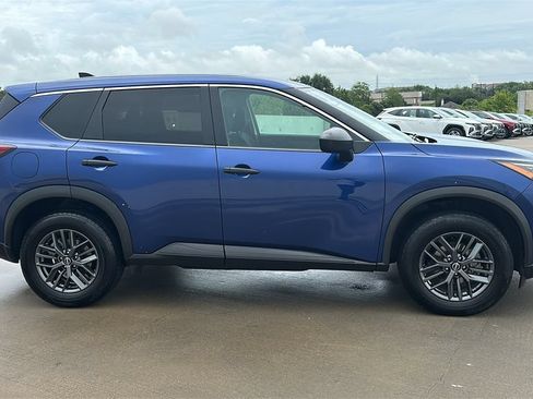 Used 2023 Nissan Rogue S FWD image 12