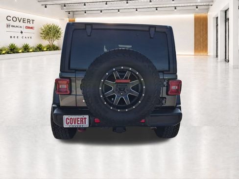 Used 2018 Jeep Wrangler Unlimited Rubicon AWD/4WD image 12