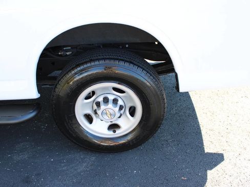 Used 2023 Chevrolet Express 2500 w/ Driver Convenience Package image 6