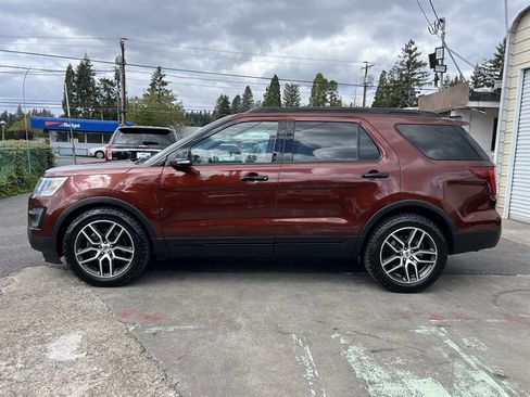 Used 2016 Ford Explorer Sport AWD/4WD image 2