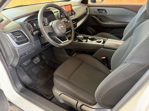 Used 2023 Nissan Rogue S AWD/4WD image 2