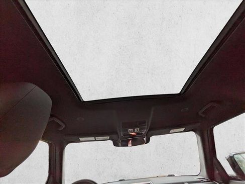 Used 2025 Land Rover Defender 110 S image 20