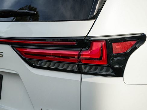 Used 2024 Lexus LX 600 F Sport AWD/4WD image 7