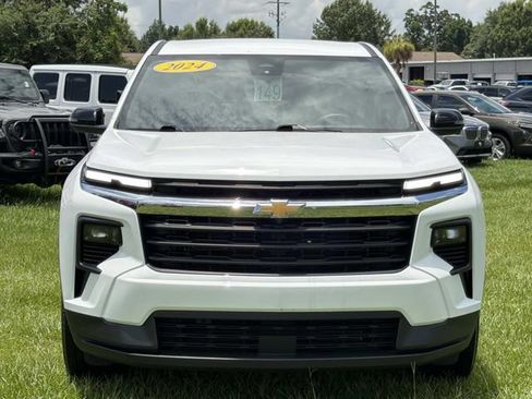 Used 2024 Chevrolet Traverse LS AWD/4WD image 3