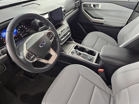 Used 2021 Ford Explorer XLT w/ Equipment Group 202A image 13