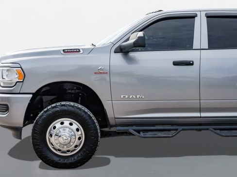 Used 2022 RAM 3500 Tradesman image 9