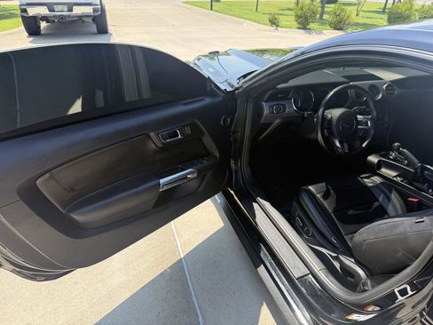Used 2016 Ford Mustang GT RWD image 9