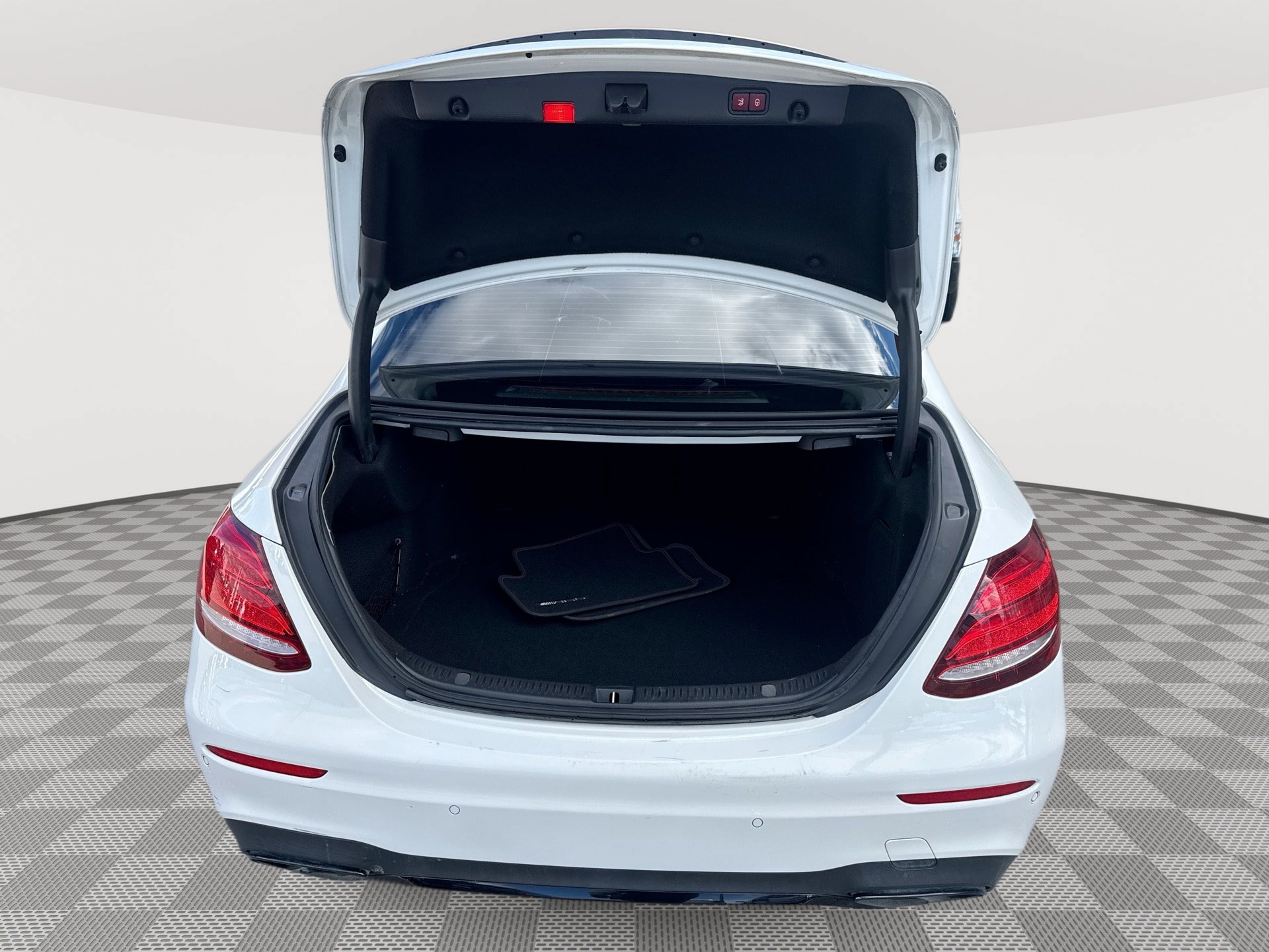 Used 2018 Mercedes-Benz E 43 AMG 4MATIC Sedan image 21