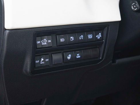 Used 2023 Toyota Tundra Capstone AWD/4WD image 25