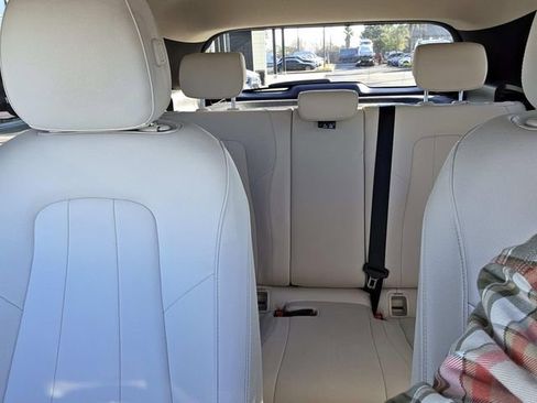 Certified 2022 Mercedes-Benz GLA 250 4MATIC image 22