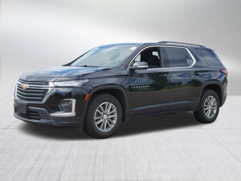 Used 2023 Chevrolet Traverse LT AWD/4WD image 3