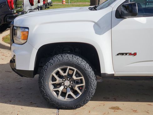 Used 2022 GMC Canyon AT4 w/ Trailering Package image 9