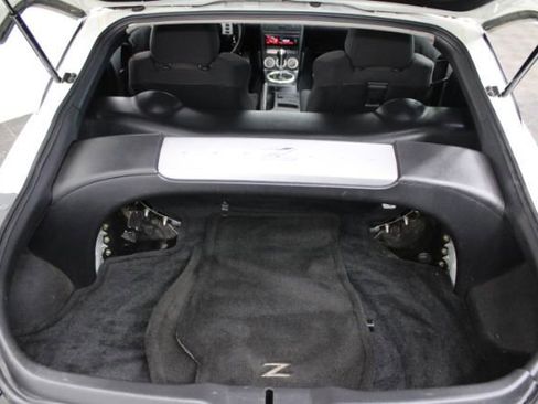 Used 2004 Nissan 350Z Enthusiast w/ Aerodynamics Pkg image 18