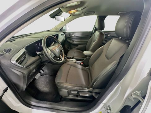 Used 2025 Buick Encore GX Preferred FWD image 13