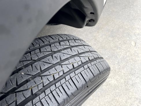 Used 2022 Jeep Cherokee Latitude Lux w/ Mopar Interior Package image 7