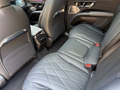 New 2026 Mercedes-Benz EQS 550 4MATIC SUV image 11