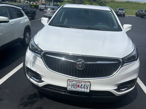 Used 2019 Buick Enclave Essence FWD image 3