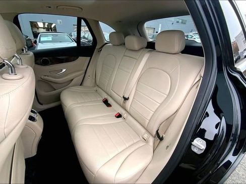 Used 2018 Mercedes-Benz GLC 300 4MATIC image 17