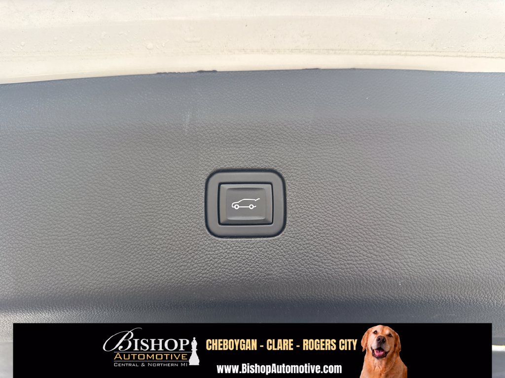 Used 2023 Buick Enclave Essence AWD/4WD image 22