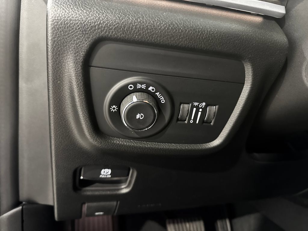 New 2026 Jeep Grand Cherokee L Limited AWD/4WD image 34