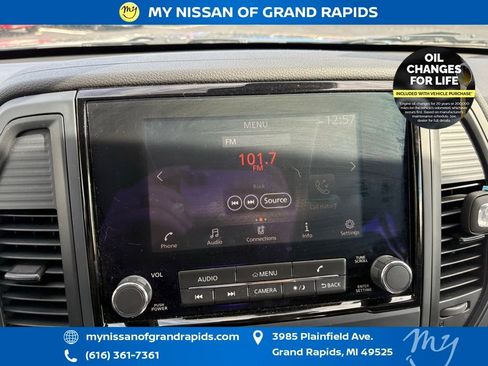 Used 2024 Nissan Titan SV w/ SV Convenience Package image 25