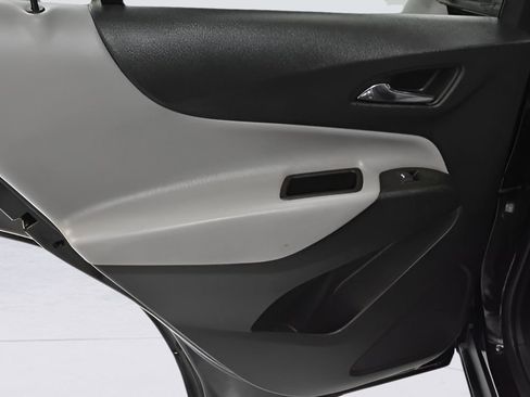 Used 2023 Chevrolet Equinox LS AWD/4WD image 13