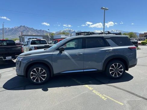 New 2026 Nissan Pathfinder Platinum AWD/4WD image 6