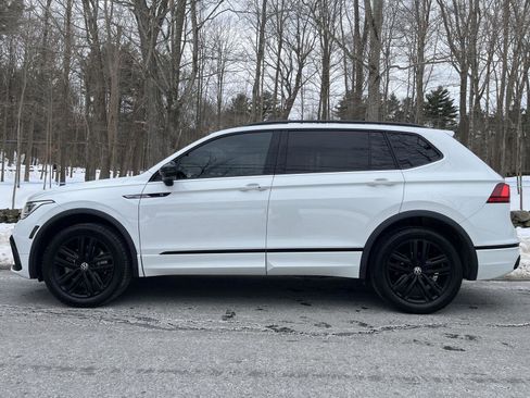 Used 2022 Volkswagen Tiguan SE R-Line image 15