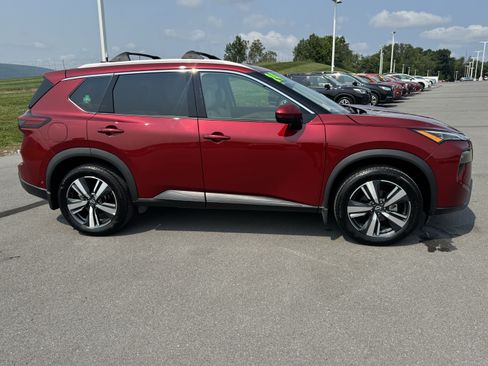 Used 2024 Nissan Rogue SL w/ SL Premium Package AWD/4WD image 2