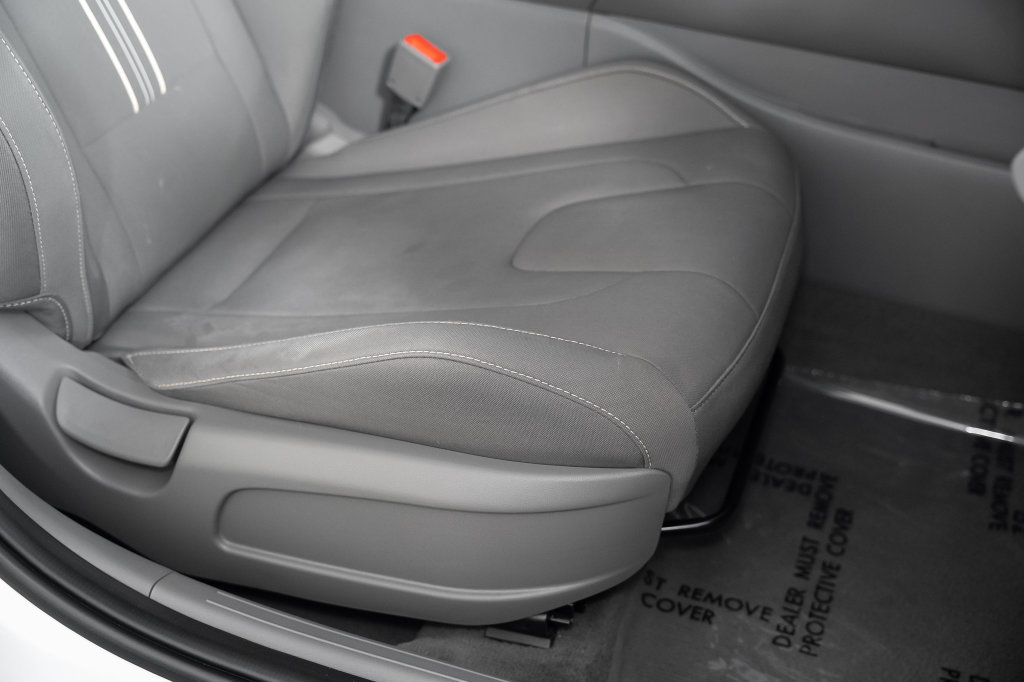 Certified 2025 Hyundai Elantra SEL FWD image 25