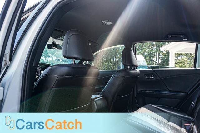 Used 2017 Honda Accord Sport image 32
