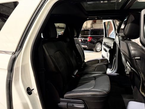 Used 2022 Ford Expedition Max Platinum AWD/4WD image 23