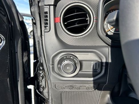 New 2026 Jeep Wrangler Unlimited Rubicon image 31