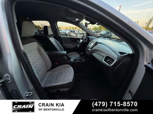 Used 2021 Chevrolet Equinox LS w/ LS Convenience Package FWD image 31