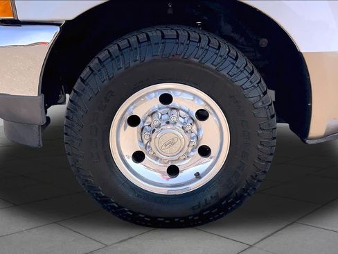 Used 2004 Ford F250 XL RWD image 10
