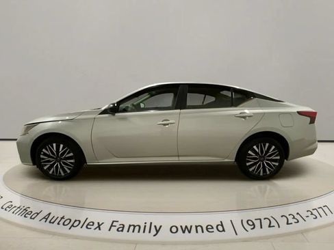 Used 2026 Nissan Altima 2.5 SV AWD/4WD image 2