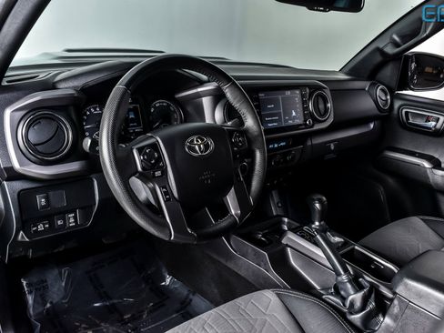 Used 2022 Toyota Tacoma TRD Sport image 16