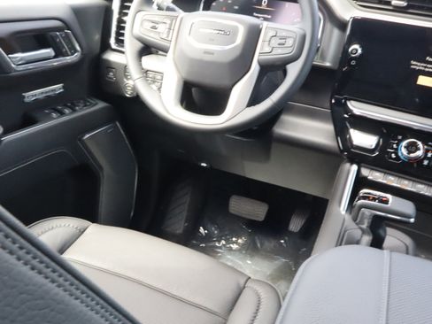 New 2026 GMC Sierra 1500 Denali w/ Denali Reserve Package AWD/4WD image 13