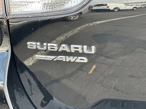 Used 2022 Subaru Forester Premium AWD/4WD image 27