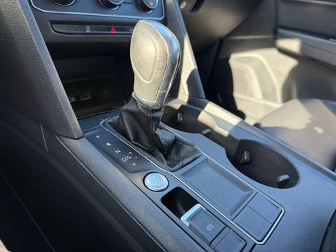 Used 2019 Volkswagen Atlas SE image 19