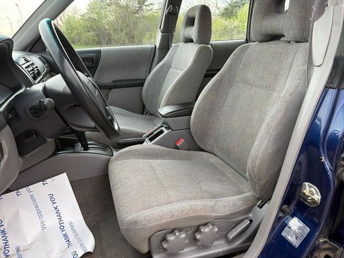 Used 2002 Subaru Forester L AWD/4WD image 14