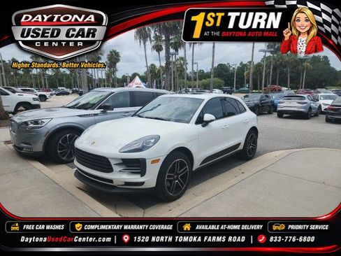 Used 2020 Porsche Macan AWD/4WD image 1