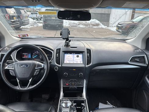 Used 2019 Ford Edge SEL w/ Equipment Group 201A image 6