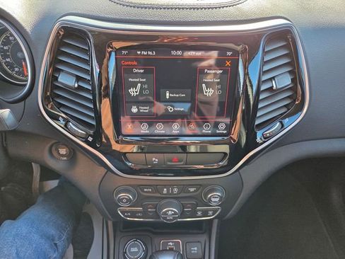 Used 2020 Jeep Cherokee Limited image 23